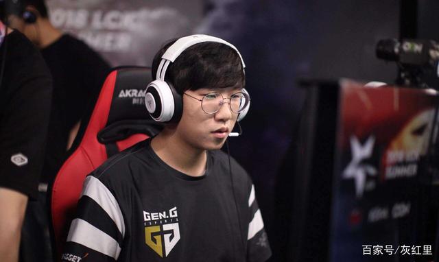 斯和浓眉在 斯和浓眉在